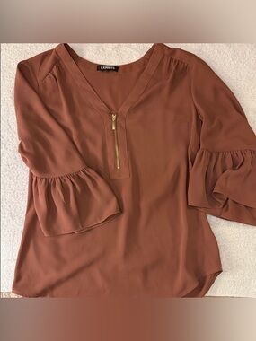 Express Chiffon Popover V-Neck Zip Front Bell 3/4 Sleeve Pullover Blouse